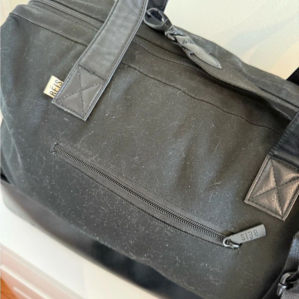 Beis Weekender Bag - Picture 3 of 4